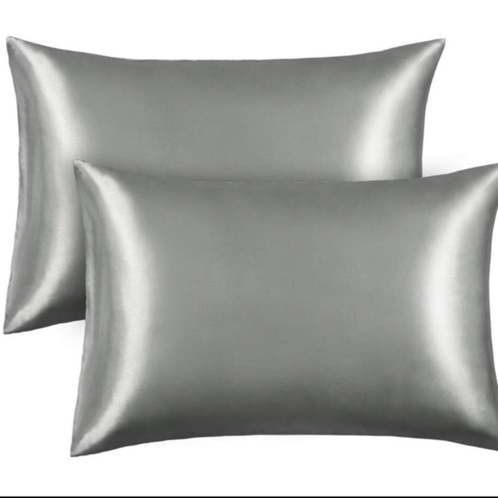 Two Satin pillowcases (2) silver/gray Standard 🆕